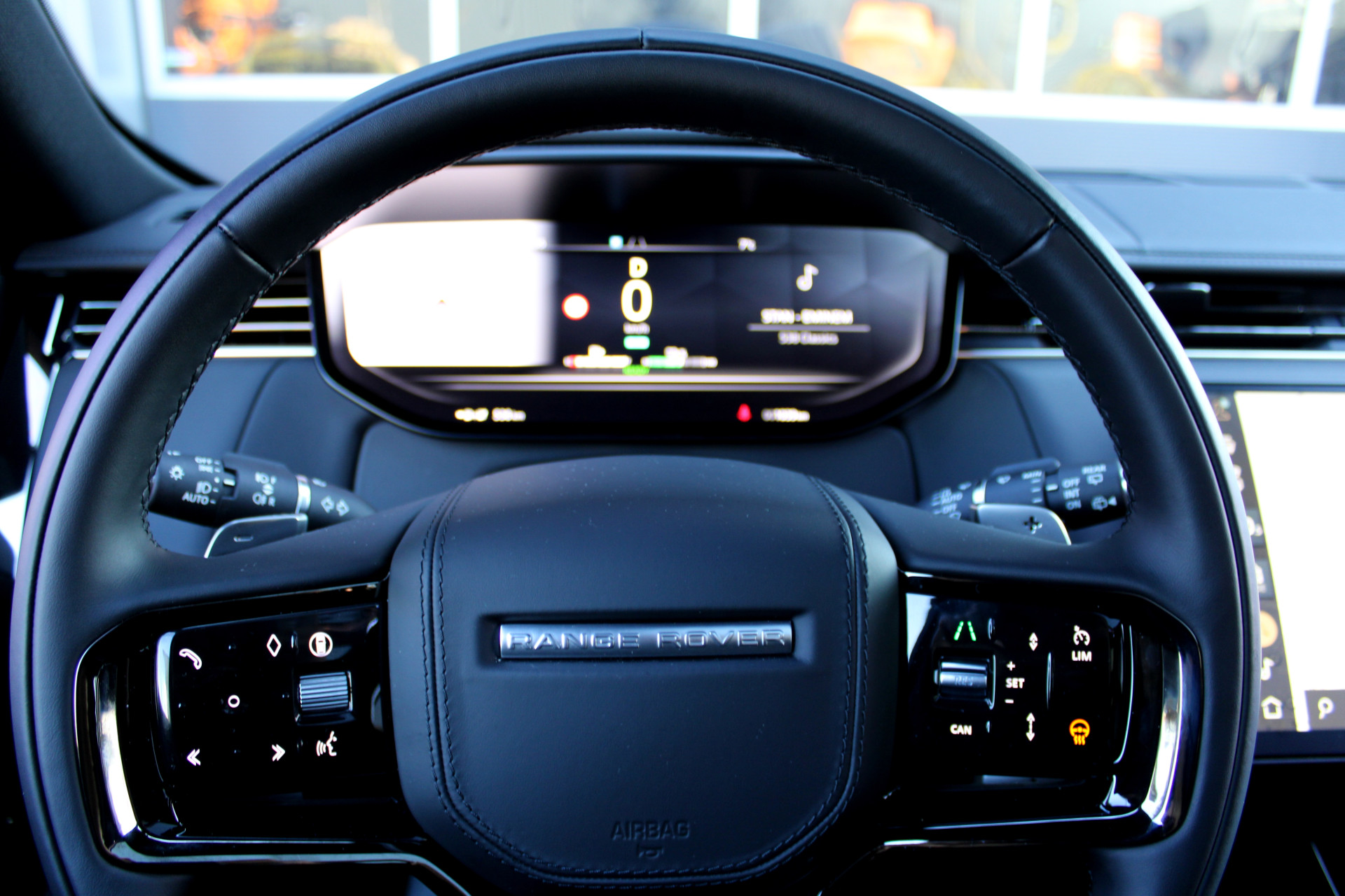 42972295-12.jpg