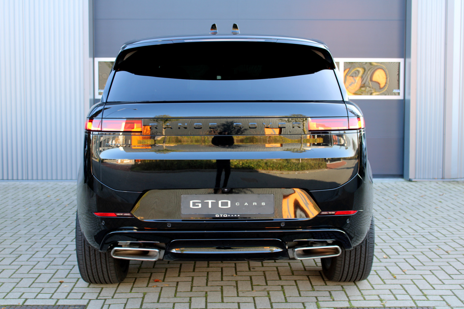 43505274-26.jpg