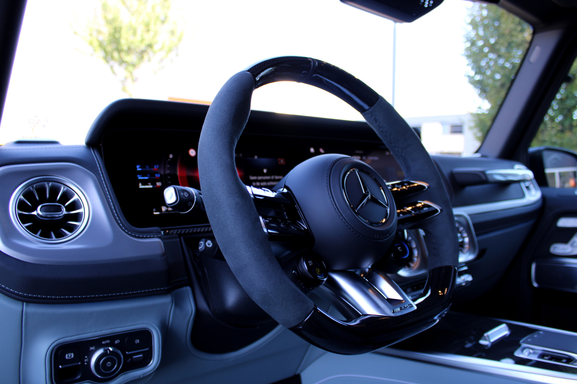 47702090-12.jpg